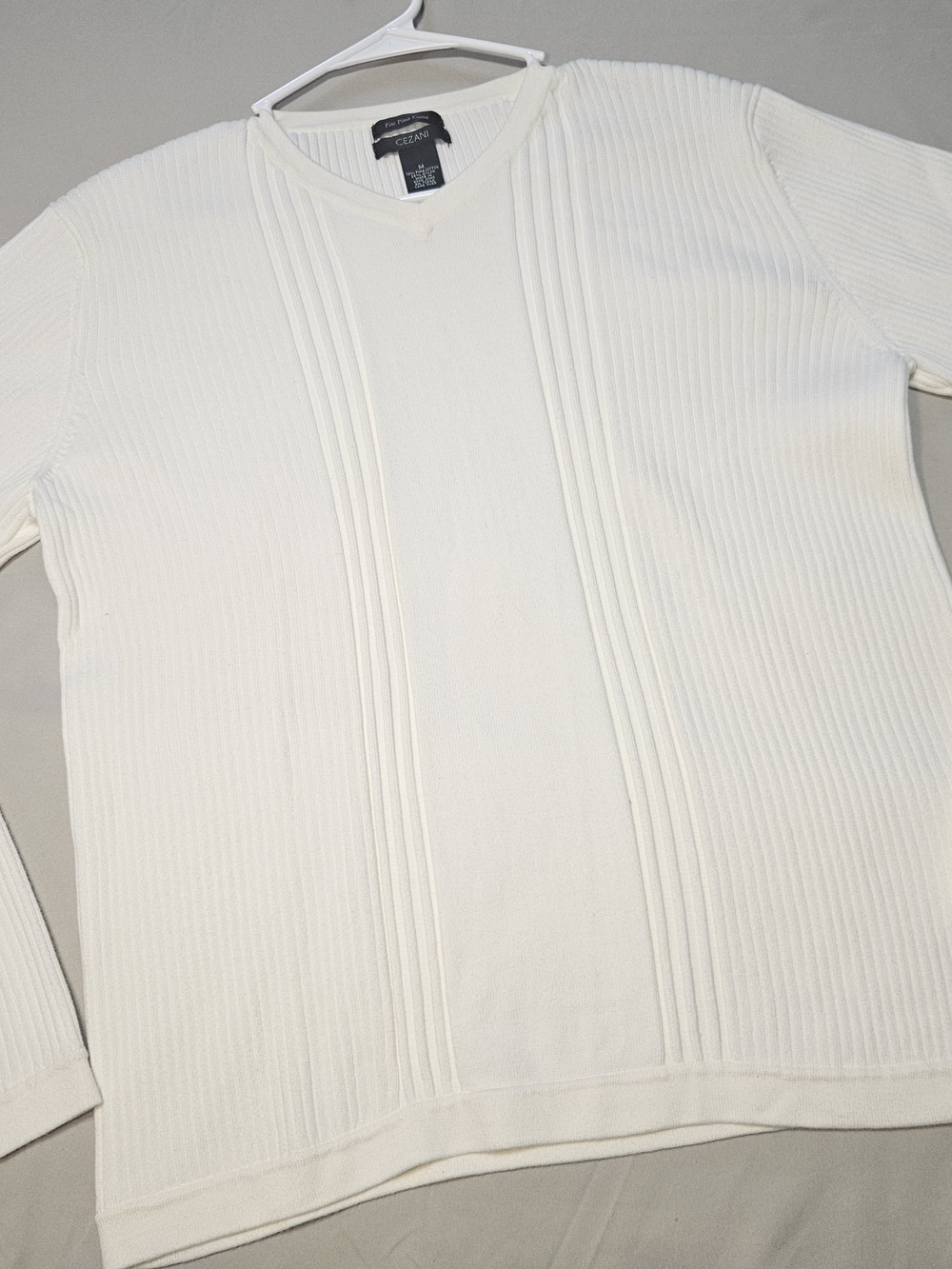 Cezani Men’s Cream Ribbed V Neck Sweater Sz M